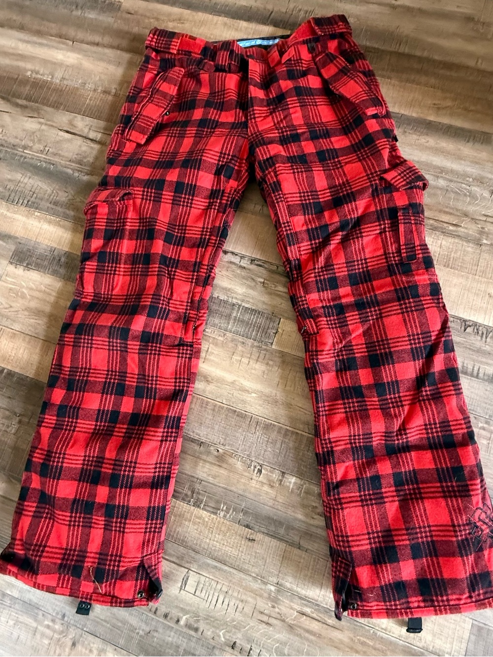 Special Blend Red and Black Plaid Snowboarding Pants Sz L limited edition